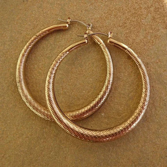 Textured Gold Tone Summer Boho Hippie Hoop Statement Earrings - Picture 1 of 7